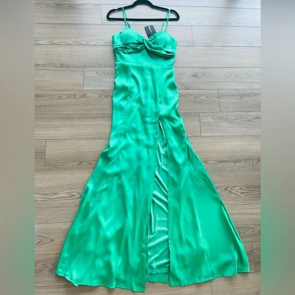FASHION NOVA Evening Proposal Satin Maxi Green Dress - Picture 5 of 10